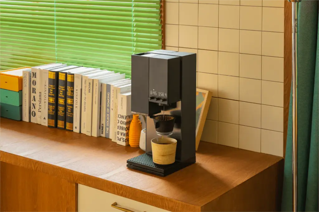 xBloom Studio Coffee Brewer – Precision All-in-One Filter Coffee Machine black 4.webp