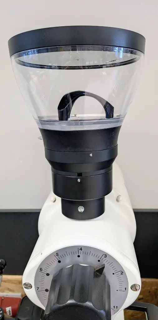 ek43 with 706625 adaptor e65 mini hopper.webp