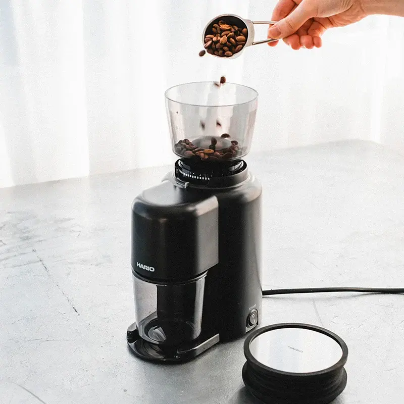 EVCN-8-B-EU_web01 V60 Electric Grinder Compact 4.webp